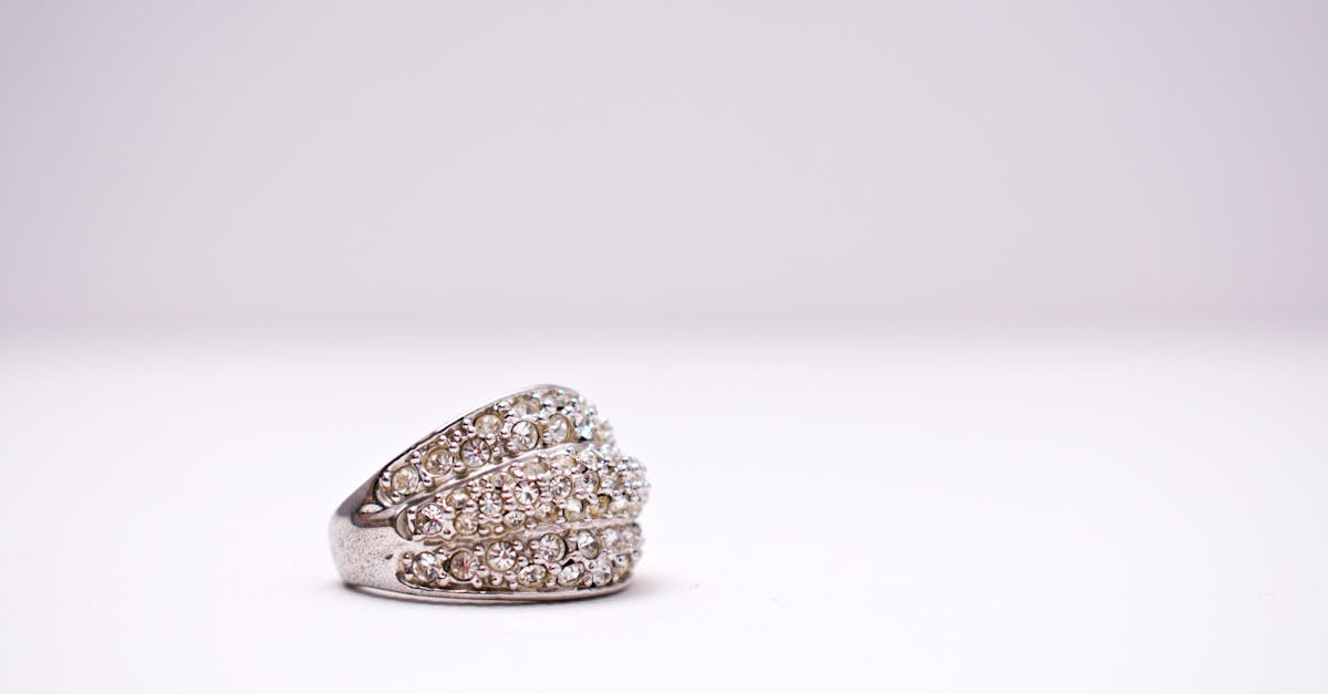 Minimalist Bridal Beauty